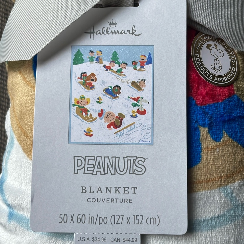 NWT Hallmark PEANUTS gang sledding snow throw blanket Snoopy